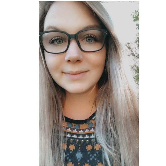 Meet your Posher, Amy - Picture 1 of 1